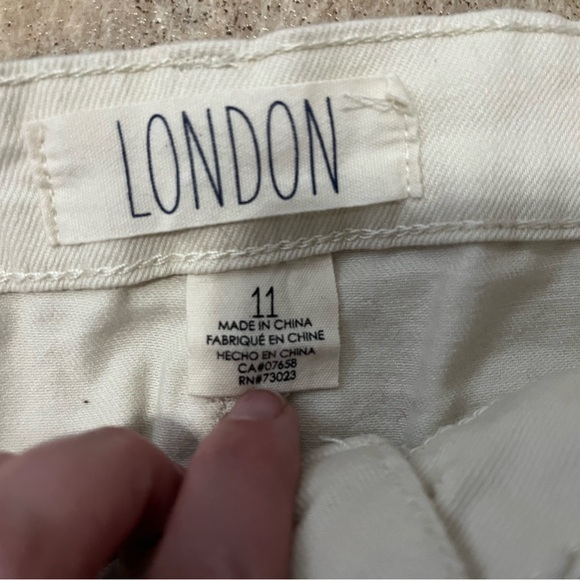 Off white denim shorts with cut off hem size 11 - Picture 3 of 3